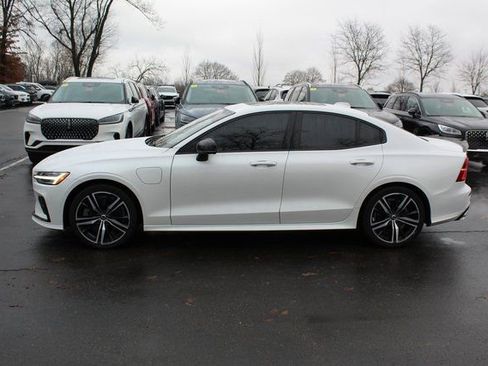 Certified 2022 Volvo S60 T8 R-Design image 7