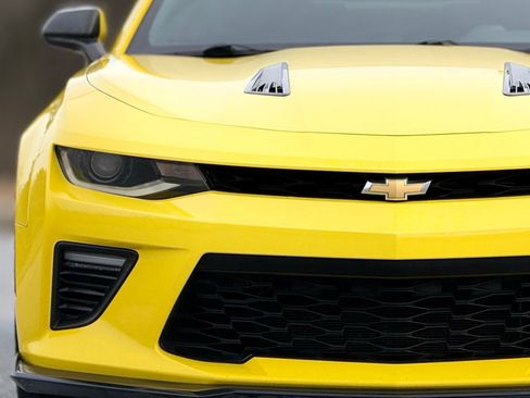 Used 2018 Chevrolet Camaro SS image 13