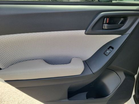 Used 2017 Subaru Forester 2.5i Premium image 17