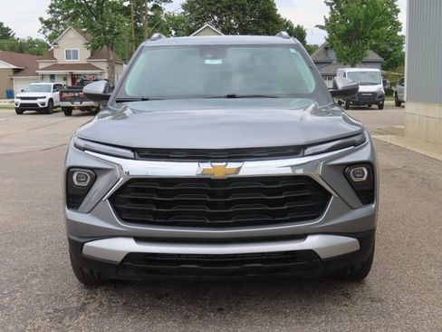 Used 2025 Chevrolet TrailBlazer LT AWD/4WD image 9