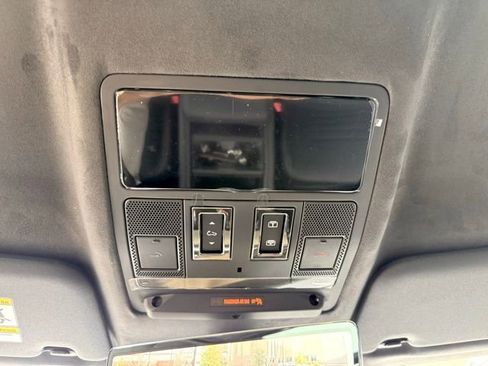 New 2026 Land Rover Defender 110 OCTA image 31