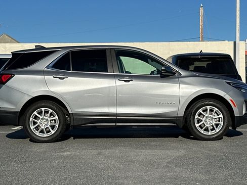 Used 2023 Chevrolet Equinox LT w/ Driver Convenience Package image 6