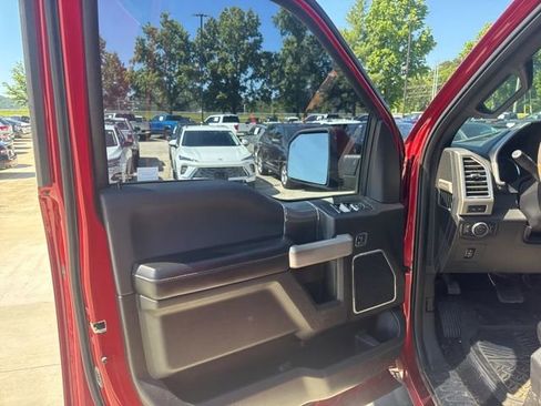 Used 2015 Ford F150 Lariat w/ Equipment Group 502A Luxury AWD/4WD image 32