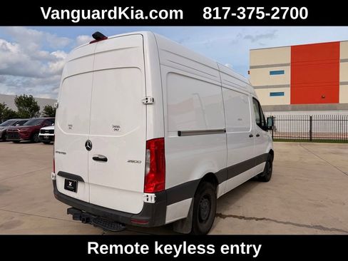 Used 2025 Mercedes-Benz Sprinter 2500 image 4
