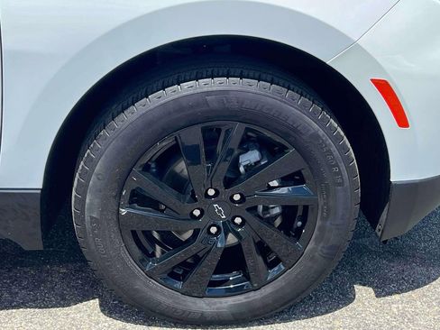 Used 2023 Chevrolet Equinox LS w/ LS Convenience Package AWD/4WD image 12