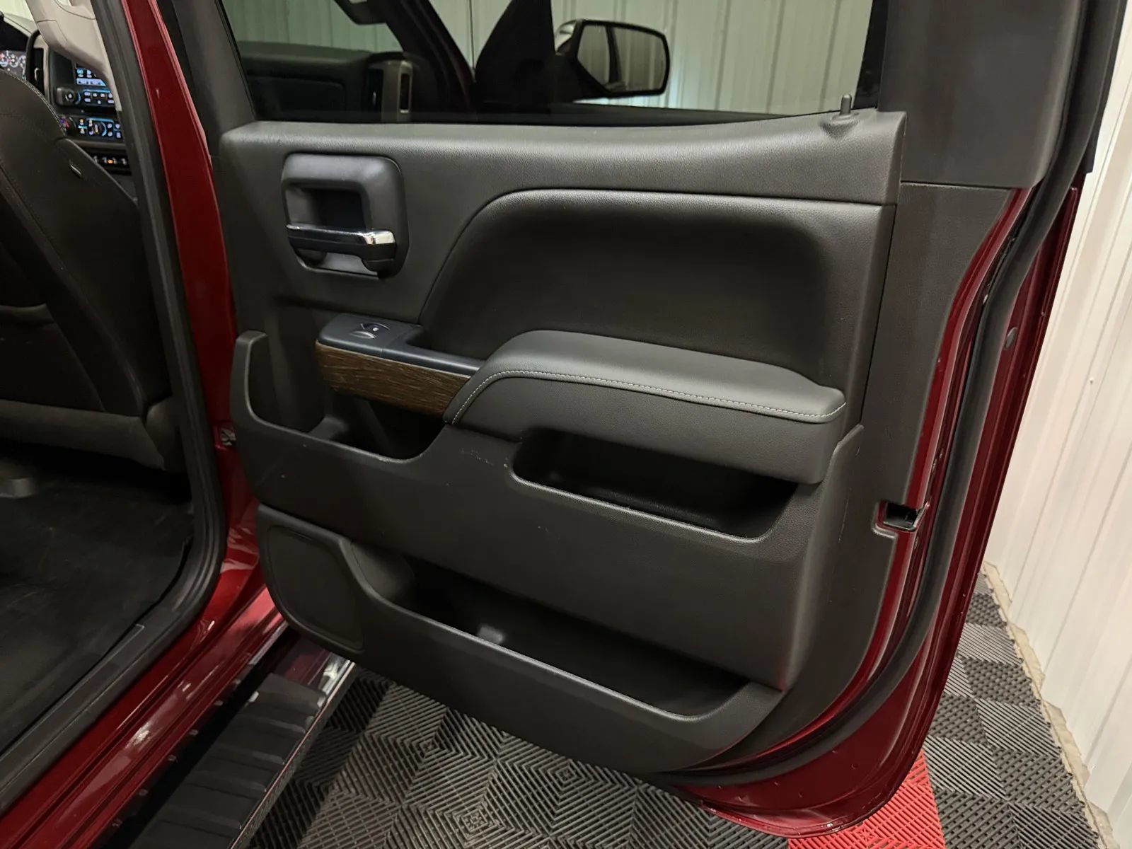 Used 2017 GMC Sierra 1500 Denali AWD/4WD image 39
