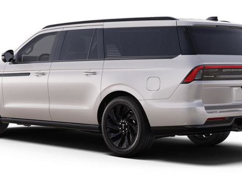 New 2025 Lincoln Navigator L Reserve w/ Jet Appearance Package AWD/4WD image 2