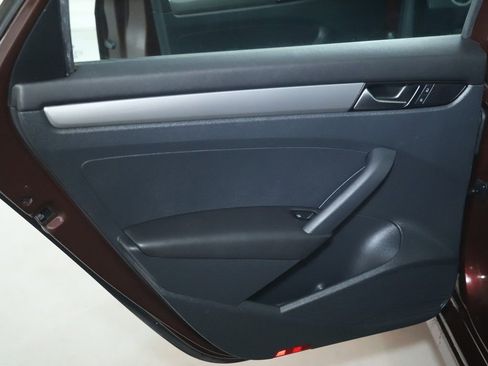 Used 2014 Volkswagen Passat 2.5 S image 13