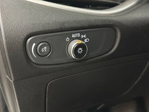 Used 2022 Chevrolet Malibu LT FWD image 13