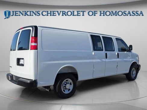 New 2026 Chevrolet Express 2500 Extended w/ Driver Convenience Package RWD image 5
