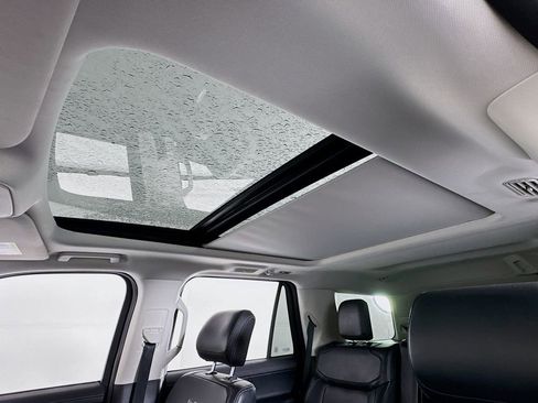 Used 2025 Ford Expedition Platinum AWD/4WD image 19