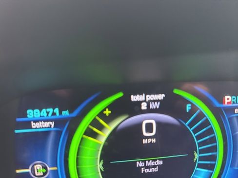 Used 2018 Chevrolet Volt LT w/ LT Driver Confidence Package image 9