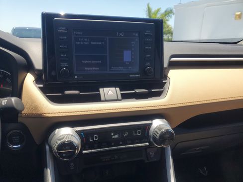 Used 2022 Toyota RAV4 XLE w/ Convenience Package FWD image 26