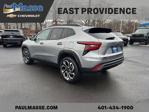 Used 2024 Chevrolet Trax RS w/ Sunroof Package image 5