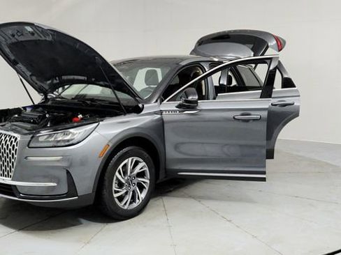 Used 2023 Lincoln Corsair Standard w/ Equipment Group 101A image 9