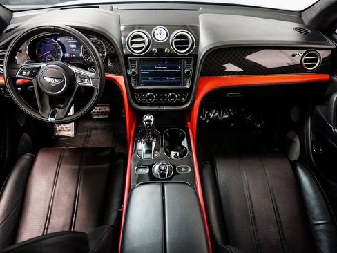 Used 2020 Bentley Bentayga V8 image 14