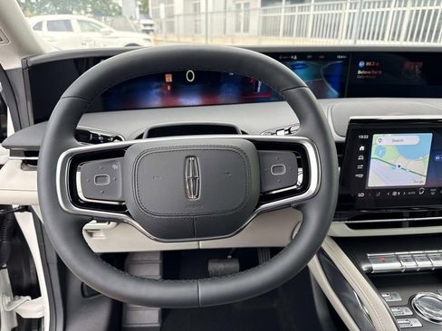 New 2026 Lincoln Nautilus Premier AWD/4WD image 25