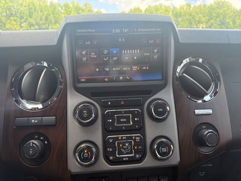 Used 2016 Ford F250 Lariat w/ Lariat Ultimate Package AWD/4WD image 38