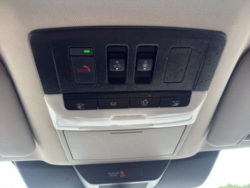 Certified 2023 Nissan Pathfinder SV w/ SV Premium Package AWD/4WD image 23