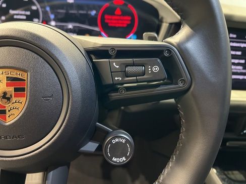 Used 2024 Porsche Cayenne image 24