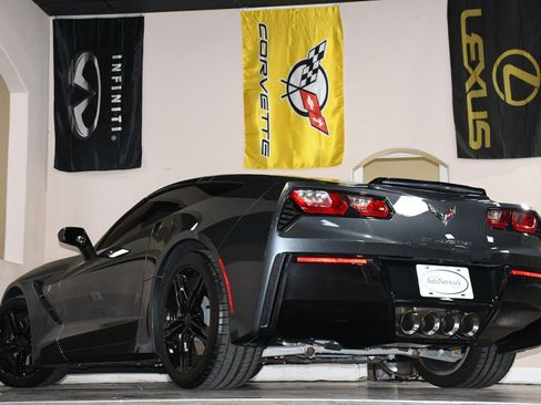 Used 2017 Chevrolet Corvette Stingray Coupe w/ 1LT RWD image 86