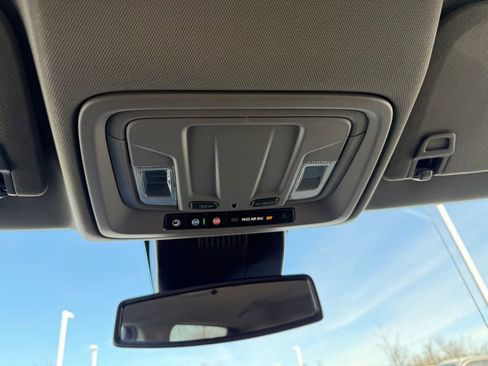 Used 2025 GMC Sierra 1500 SLT image 20