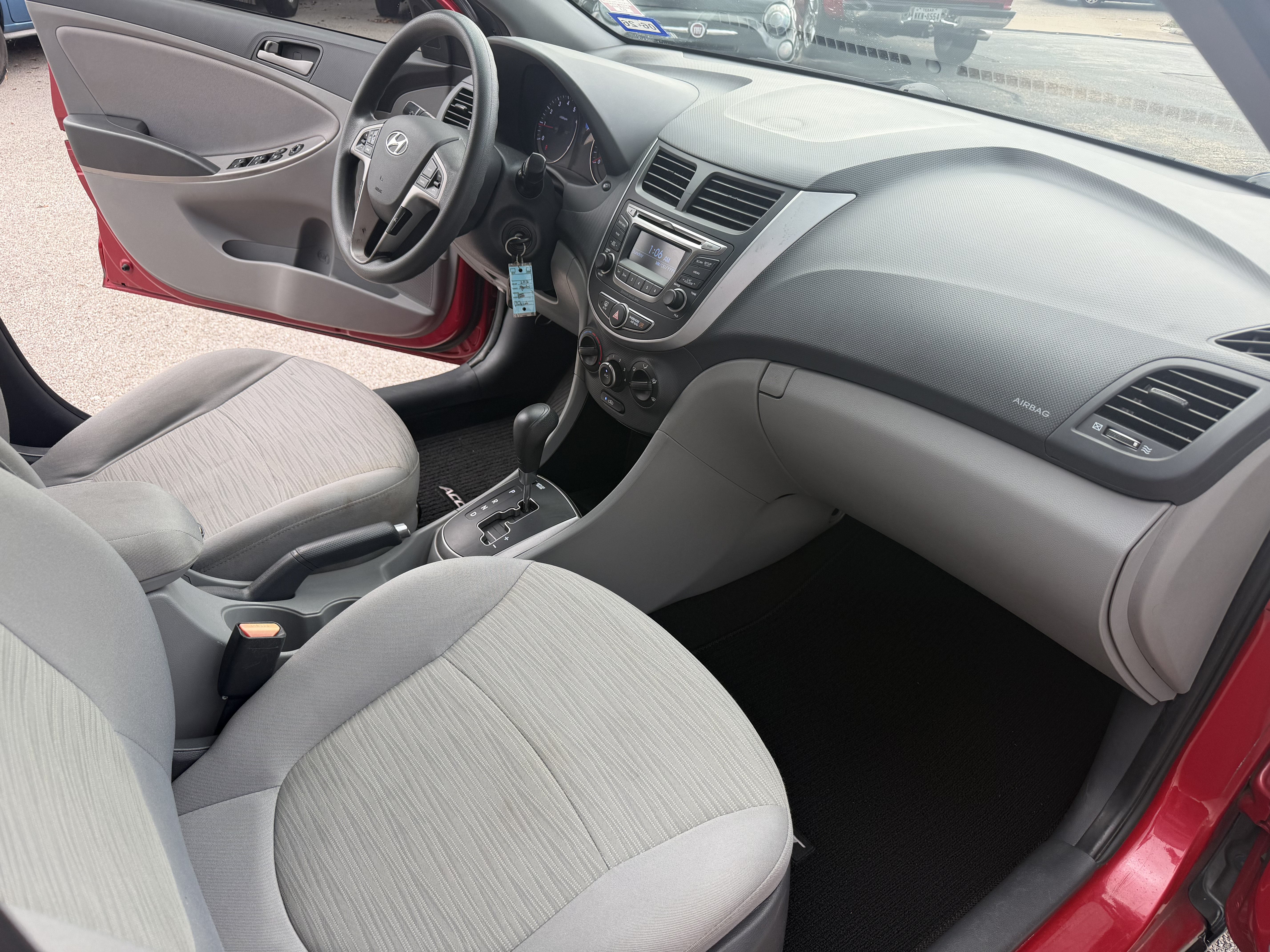 Used 2016 Hyundai Accent SE w/ Option Group 02 FWD image 24