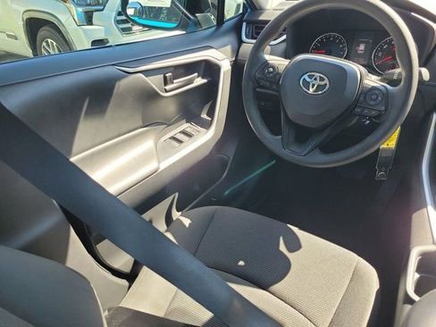 Used 2021 Toyota RAV4 LE image 22
