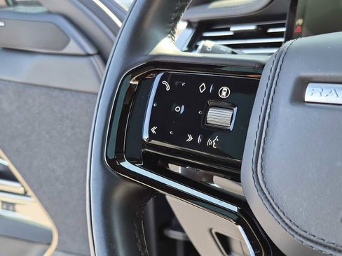 Used 2024 Land Rover Range Rover Sport Dynamic SE image 21