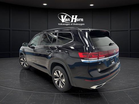 Used 2024 Volkswagen Atlas SE AWD/4WD image 5