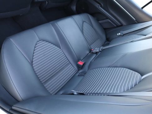 Used 2021 Toyota Camry SE image 25