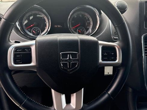 Used 2015 Dodge Grand Caravan SXT w/ Blacktop Package FWD image 5