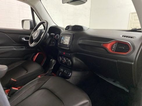 Used 2015 Jeep Renegade Trailhawk w/ Premium Leather Group image 23