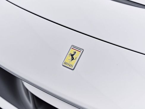 Used 2022 Ferrari F8 Tributo RWD image 36