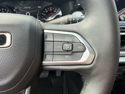 Used 2025 Jeep Compass Limited AWD/4WD image 25