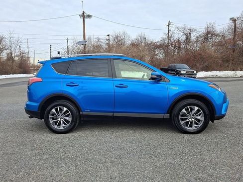Used 2018 Toyota RAV4 XLE w/ Convenience Package image 7