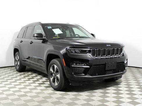 Used 2023 Jeep Grand Cherokee 4WD 4xe w/ Luxury Tech Group II image 21