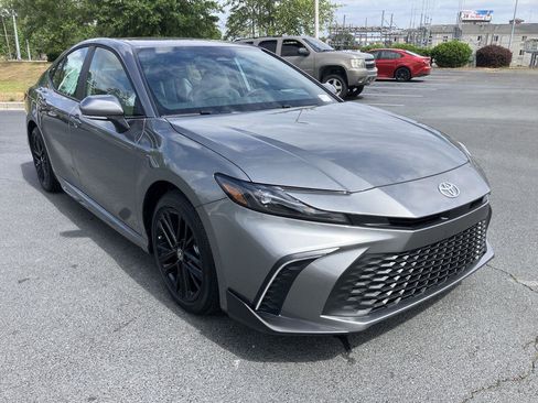 New 2026 Toyota Camry SE FWD image 7