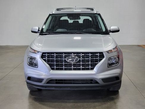 Used 2023 Hyundai Venue SEL w/ Cargo Package FWD image 3