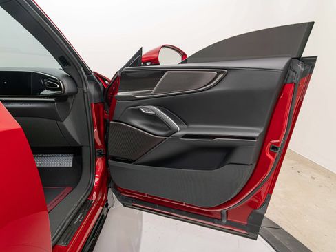 Certified 2026 Ferrari Purosangue AWD/4WD image 37