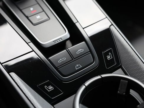 Used 2023 Porsche 911 Carrera 4S w/ Sport Package image 36