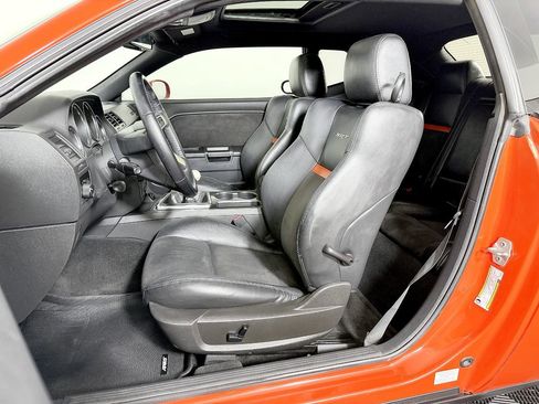 Used 2009 Dodge Challenger SRT8 w/ SRT Option Group II RWD image 32
