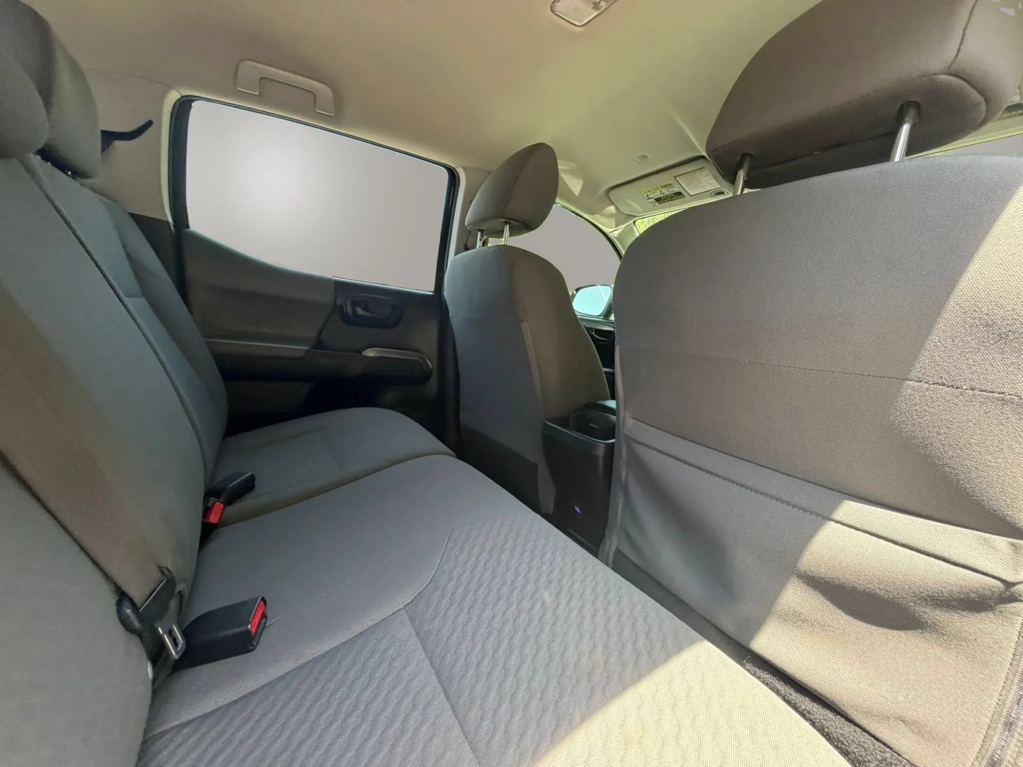 Used 2020 Toyota Tacoma SR5 AWD/4WD image 21