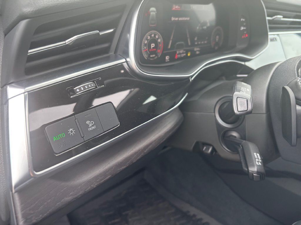 Used 2022 Audi Q8 Premium Plus w/ Premium Plus Package AWD/4WD image 19
