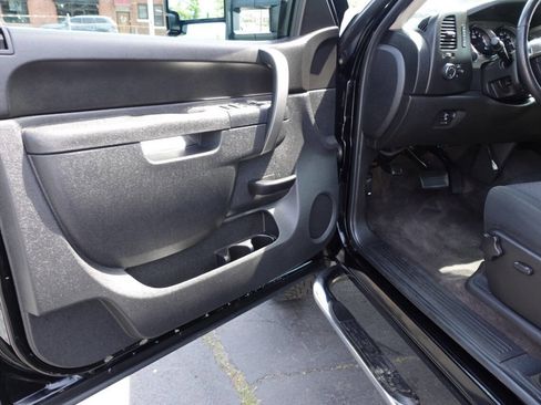 Used 2011 GMC Sierra 2500 SLE w/ SLE Preferred Package AWD/4WD image 14
