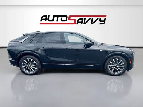 Used 2025 Cadillac Lyriq Sport AWD/4WD image 8