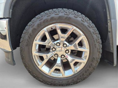 Used 2014 GMC Sierra 1500 SLT w/ SLT Preferred Package AWD/4WD image 18