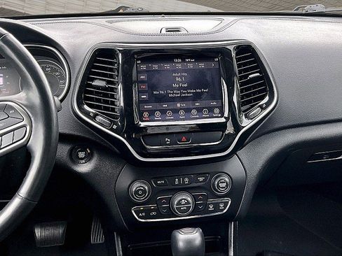 Used 2019 Jeep Cherokee Limited AWD/4WD image 5