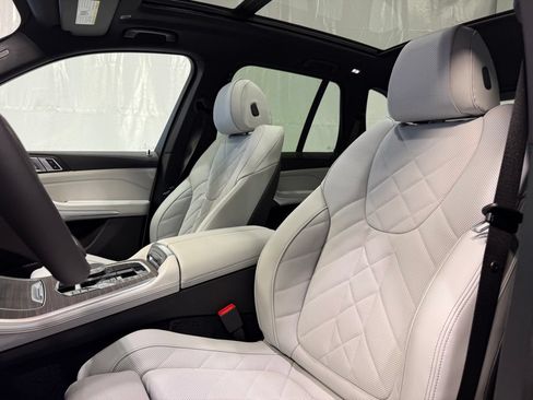 Used 2026 BMW X5 xDrive40i w/ Premium Package AWD/4WD image 16