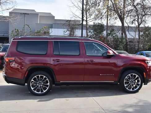 Used 2022 Jeep Wagoneer Series III w/ Premium Group I image 6